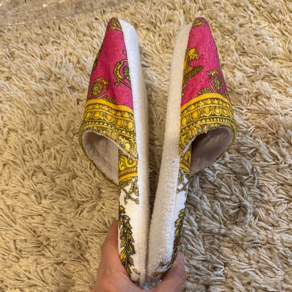 Versace Pink and Gold Patterned Slippers xl - Picture 4 of 8